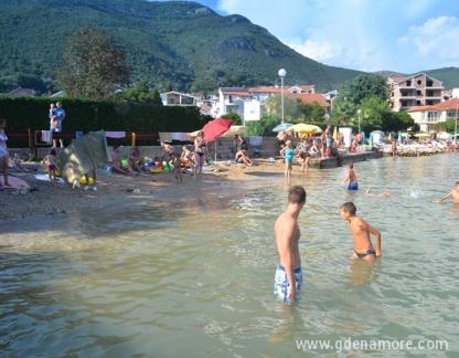Apartmanok Neno Mustur, Magán szállás a községben Djenović, Montenegró
